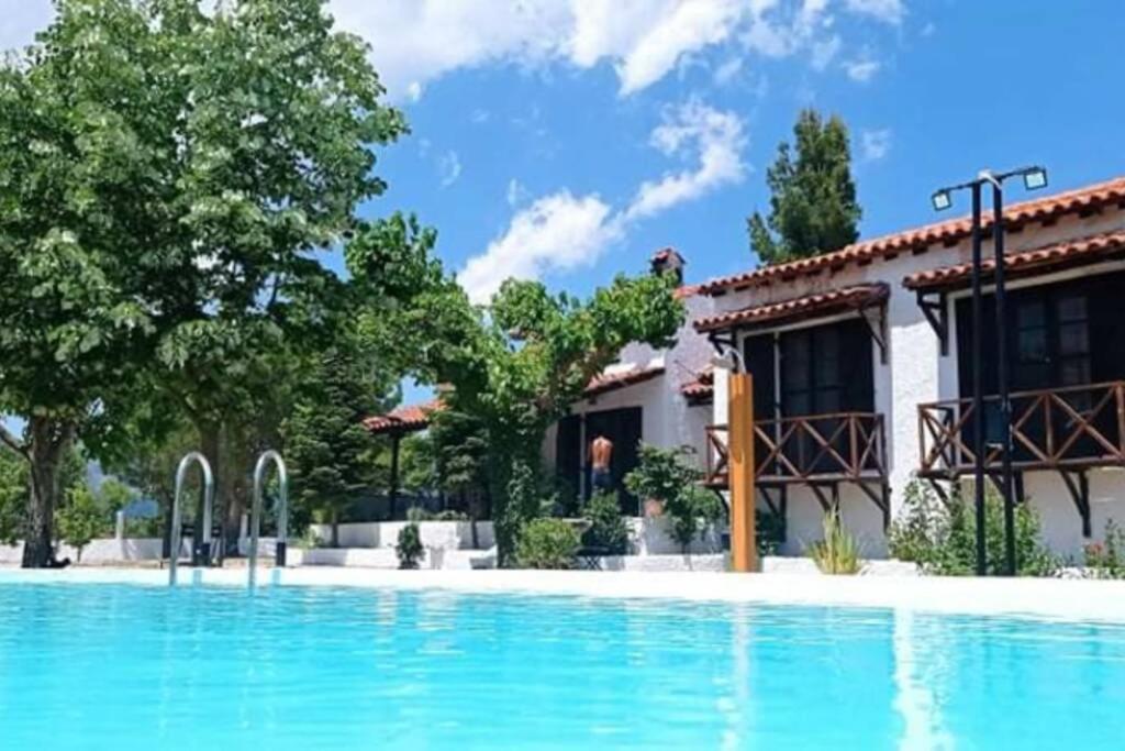 Villa Αρχοντικο Στουσ Προποδεσ Του Ορουσ Διρφυσ Loutsa  Esterno foto